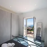 Deluxe Ecuba Villa *