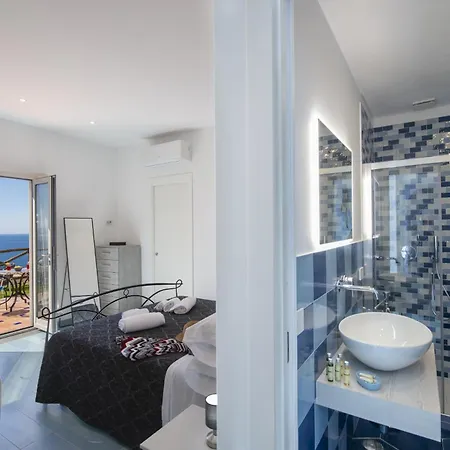 Deluxe Ecuba Villa *