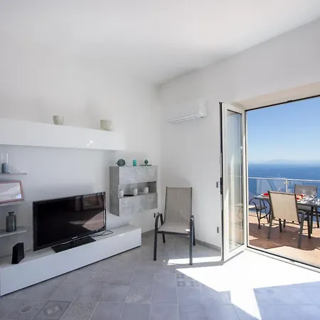 Villa Deluxe Ecuba